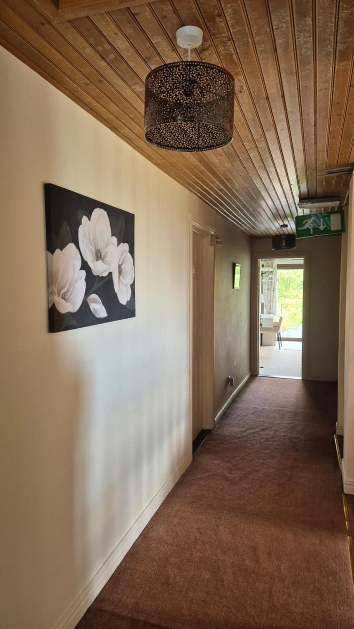 Goldenhill Guesthouse Оума Екстериор снимка