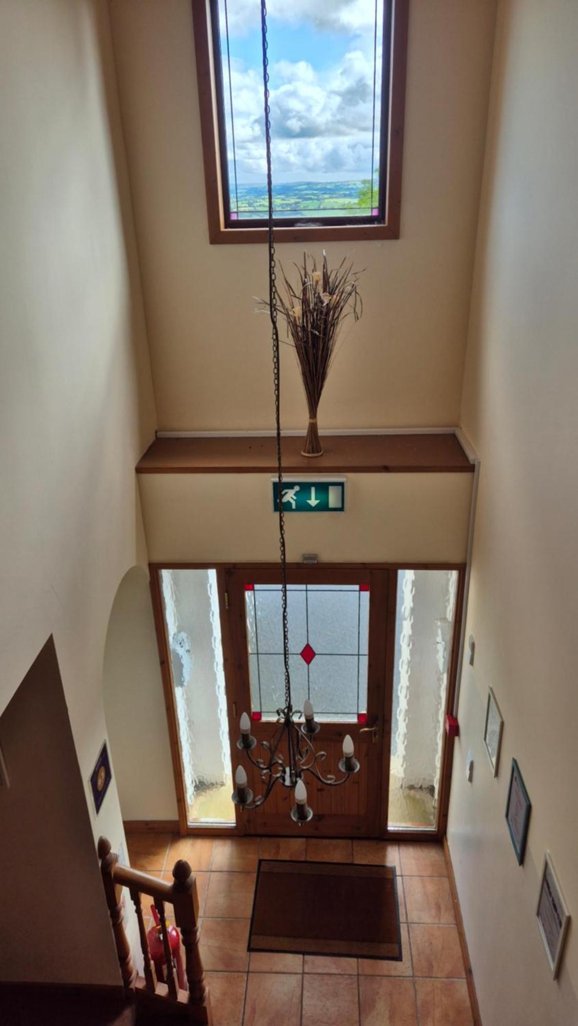 Goldenhill Guesthouse Оума Екстериор снимка
